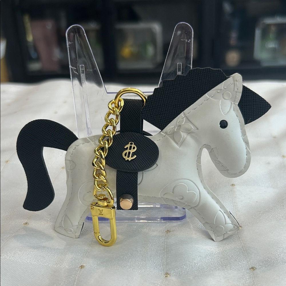 HORSE CHARM